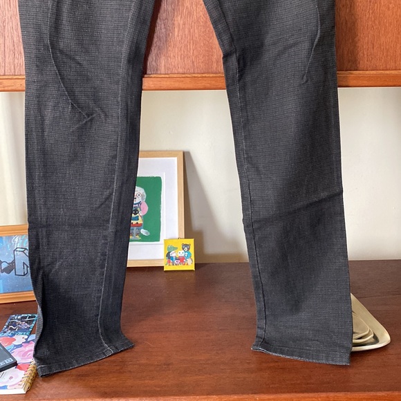 Silence and Noise plaid pants with zippered back and front pockets. - Picture 3 of 9